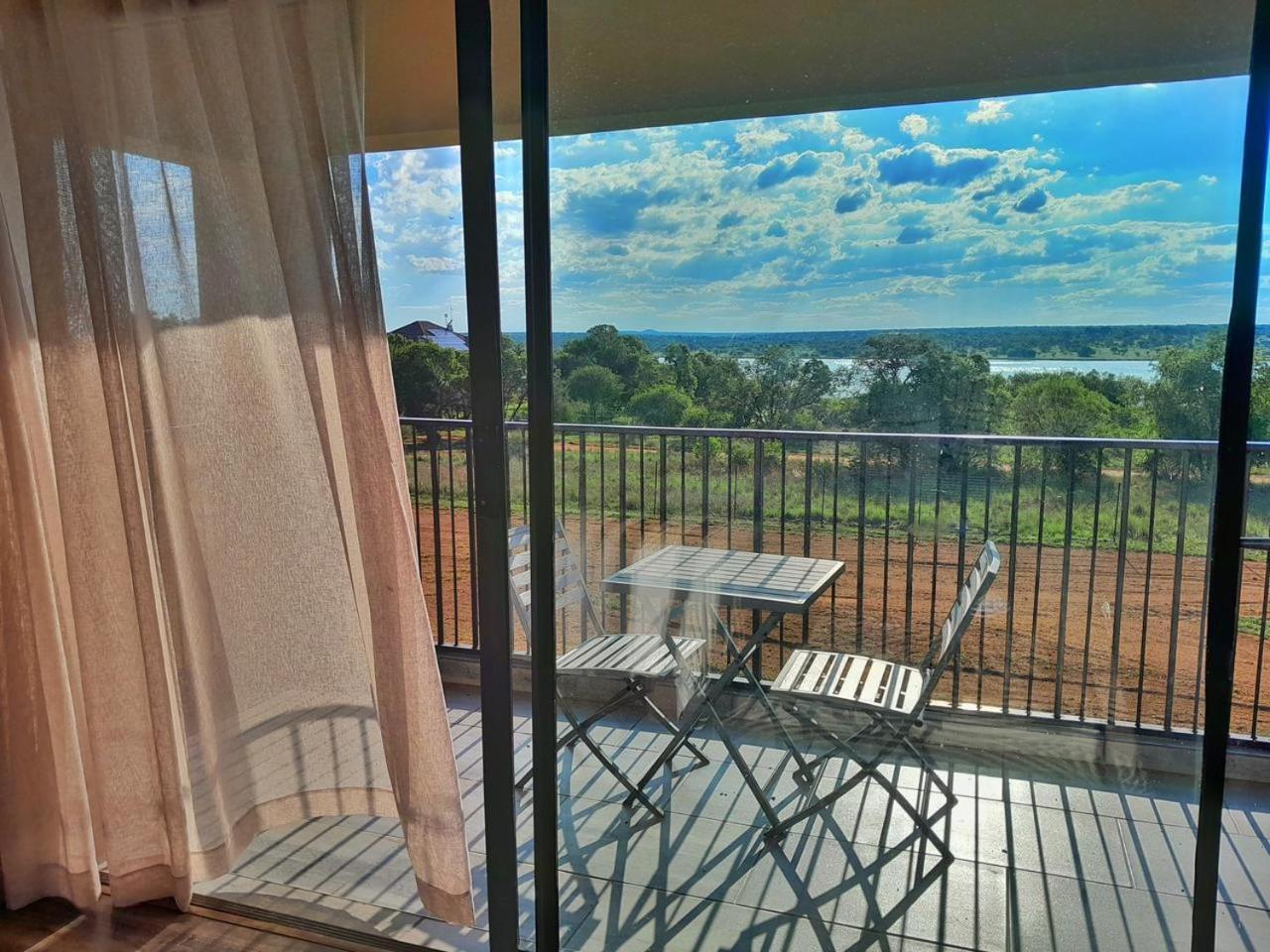 Kameeldrift Waterfront Estate & Resort Brits Exterior foto